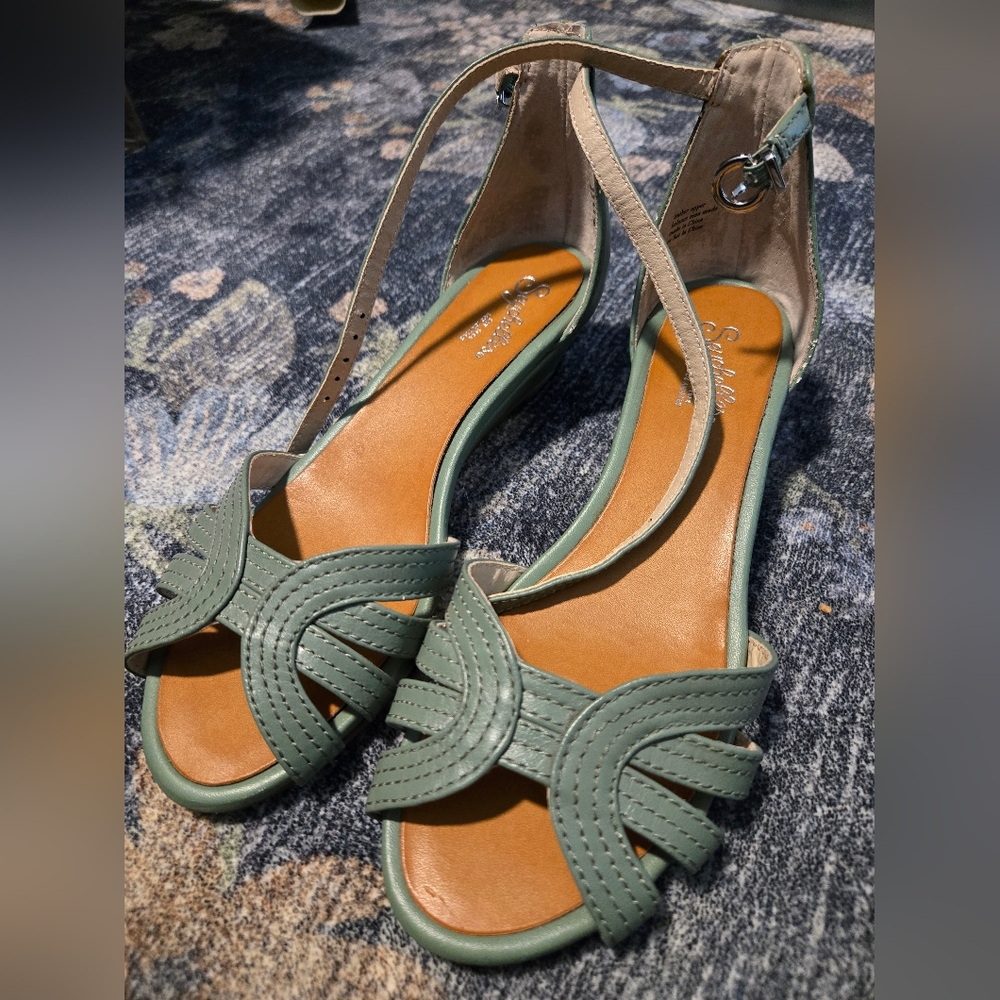 SEZANE INSPIRED, Seychelles Green Leather Women's Sandals Sz 6